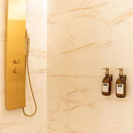 Royale By Lalie - Luxe & Puymirol