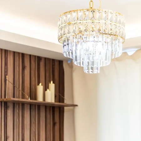 Royale By Lalie - Luxe & Apartment